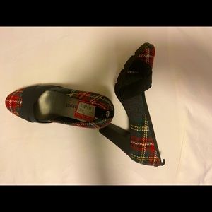 Brand new Ann Klein Sport plaid 3.5” heels women’s size 8.5